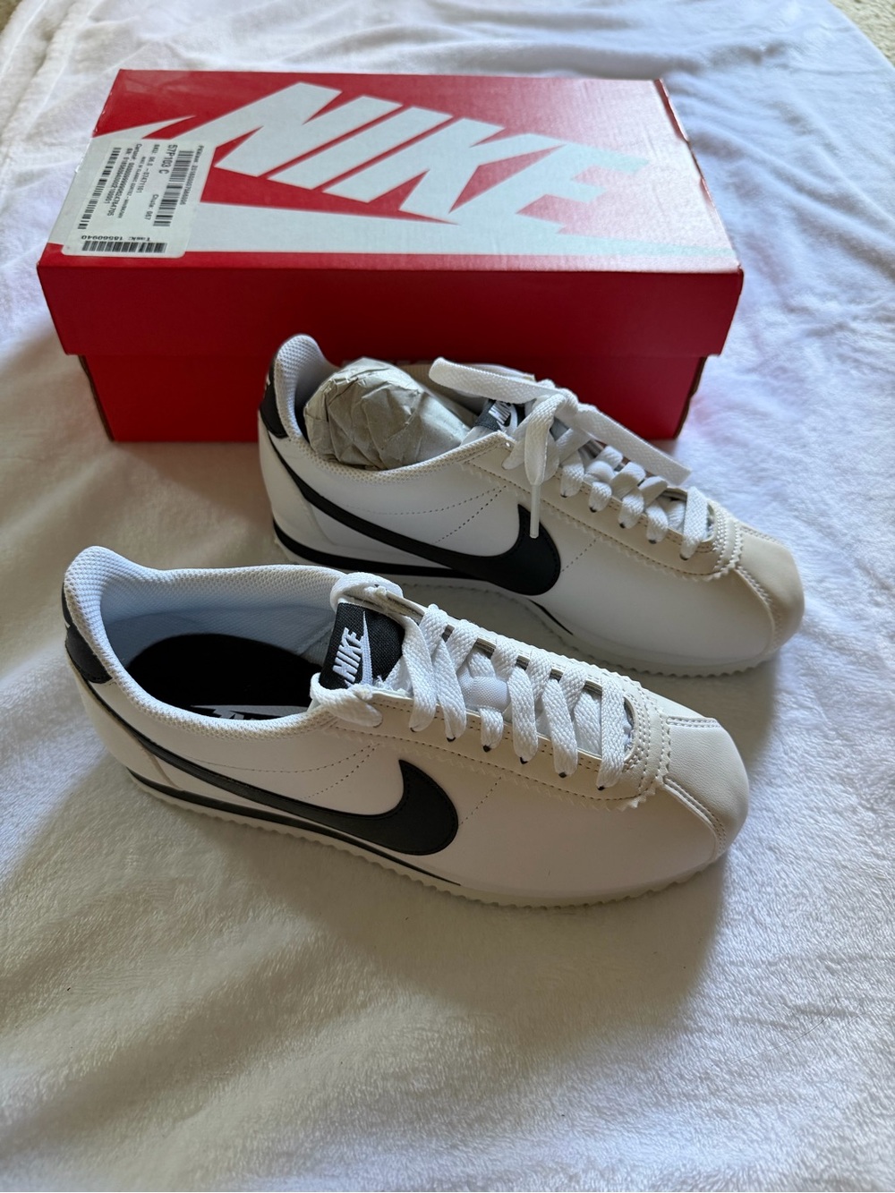 NIB Nike Cortez leather sneakers women’s size 6